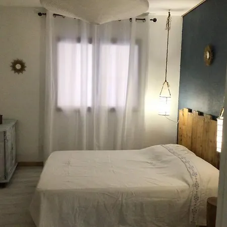 Appartement Au Coeur Du Village Pour Deux Personnes Lespignan Exterior foto